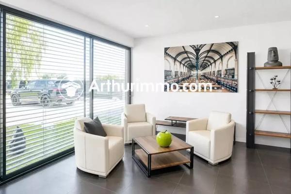 Vente                                                      Maison
                        
                     10 pièces                      394 m2                     à Pringy