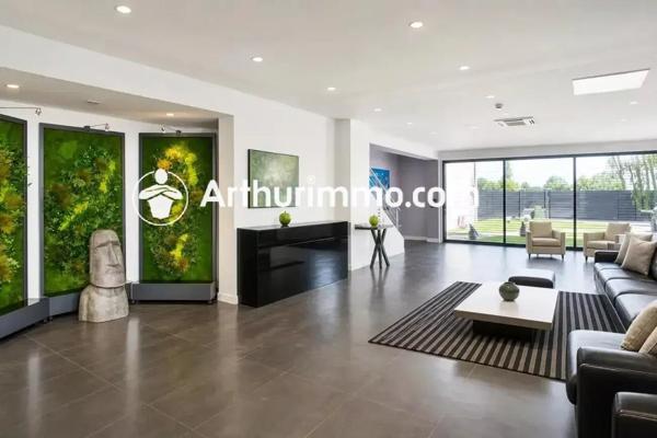 Vente                                                      Maison
                        
                     10 pièces                      394 m2                     à Pringy