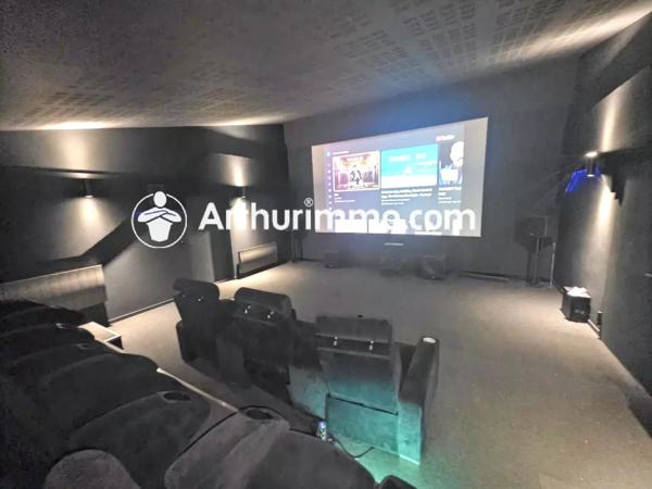 Vente                                                      Maison
                        
                     10 pièces                      394 m2                     à Pringy