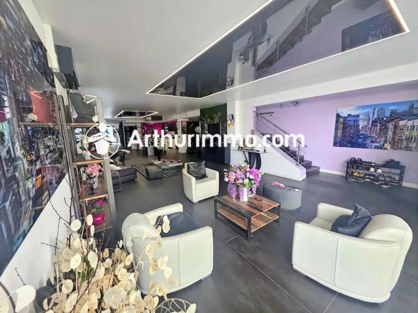 Vente                                                      Maison
                        
                     10 pièces                      394 m2                     à Pringy