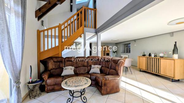 Maison à CHARBONNIERES-LES-BAINS, 69260 - 4 pièces 111m²