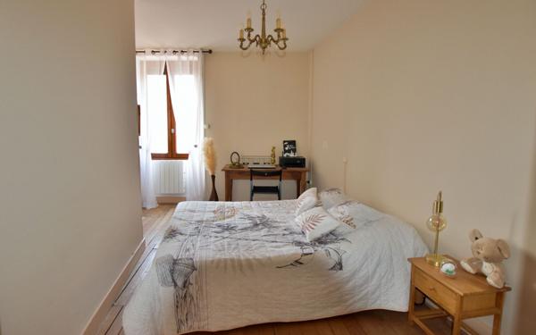 Maison à vendre    4 pièces •  Noailly