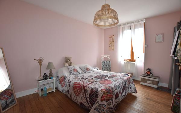 Maison à vendre    4 pièces •  Noailly