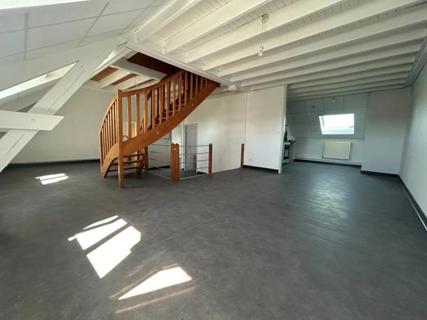Appartement à louer 5 pièces 91.9m² Colombier-Fontaine (25260)