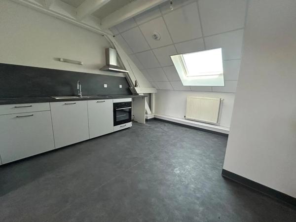 Appartement à louer 5 pièces 91.9m² Colombier-Fontaine (25260)