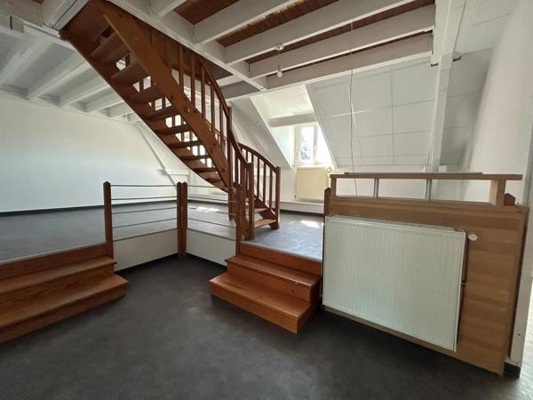 Appartement à louer 5 pièces 91.9m² Colombier-Fontaine (25260)