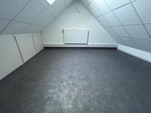 Appartement à louer 5 pièces 91.9m² Colombier-Fontaine (25260)