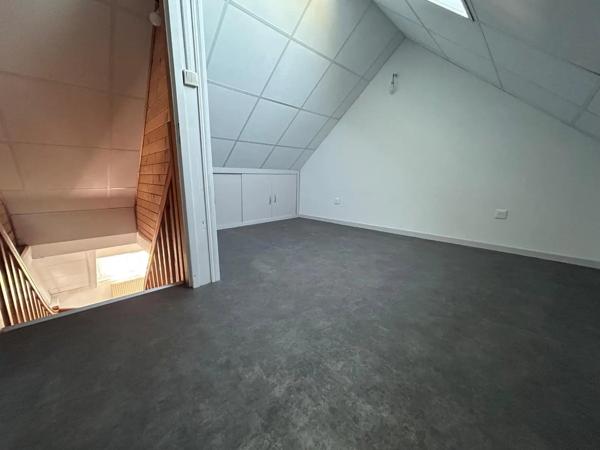 Appartement à louer 5 pièces 91.9m² Colombier-Fontaine (25260)