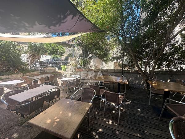 Fonds de commerce cité médiévale