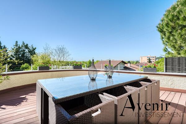 Magnifique maison de 221 m2 - Vue dégagée - 6 chambres Rillieux la pape Magnifique maison de 221 m2 - Vue dégagée - 6 chambres Rillieux la pape
