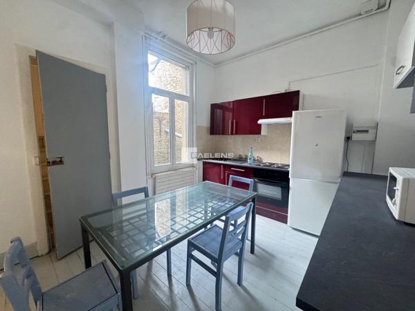 Immeuble à Le Cateau-Cambr�sis - Réf. c0008