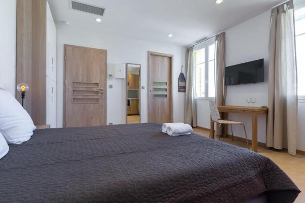 Cagnes-sur-Mer (06800) Opportunité investisseur 4 studios meublés à deux pas de la plage