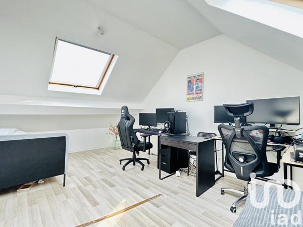 Appartement 4 pièces de 65 m² à Croix (59170)