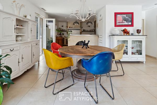 Villa de plain-pied dans un cadre verdoyant avec piscine et appartement indépendant