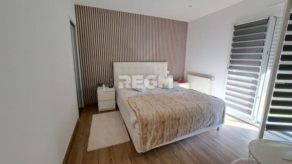 Lescar (64230) Contemporaine de 2002 - 5 chambres - piscine avec pool house