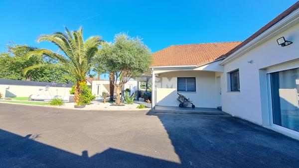 Lescar (64230) Contemporaine de 2002 - 5 chambres - piscine avec pool house