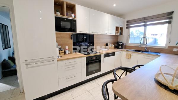 Lescar (64230) Contemporaine de 2002 - 5 chambres - piscine avec pool house