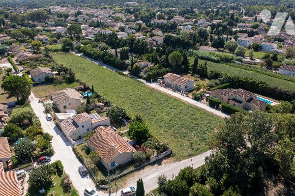 Fontvieille lotissement Saint-Benoît, sécurisé et clos 
 6 terrains à bâtir à partir de 255 000 €.