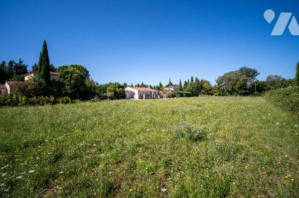 Fontvieille lotissement Saint-Benoît, sécurisé et clos 
 6 terrains à bâtir à partir de 255 000 €.