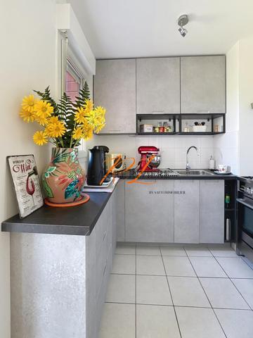 Studio lumineux de 34,42 m² balcon et vue dégagée – parking et cave