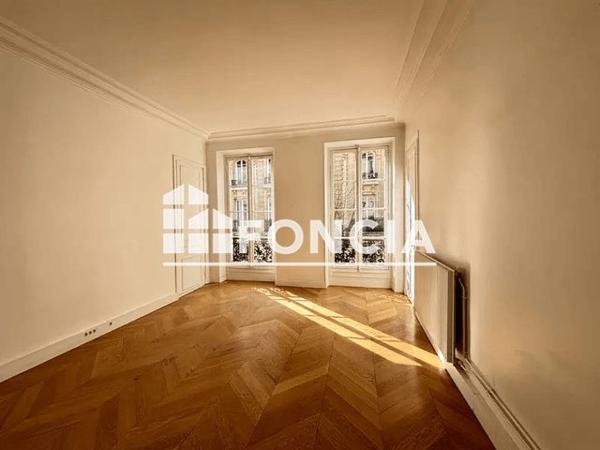 Location Local commercial 1 pièce 92 m² - 64 RUE RAMBUTEAU Paris 75003