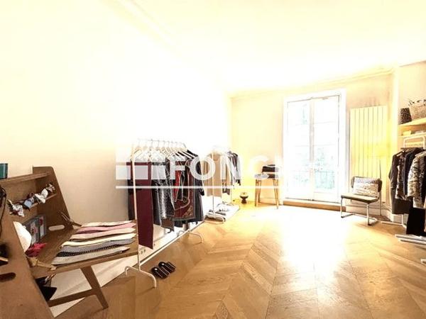 Location Local commercial 1 pièce 92 m² - 64 RUE RAMBUTEAU Paris 75003