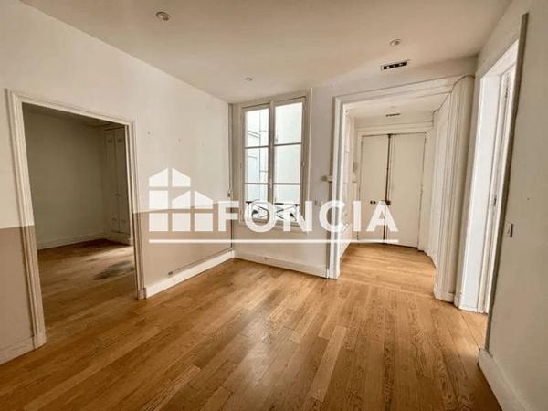 Location Local commercial 1 pièce 92 m² - 64 RUE RAMBUTEAU Paris 75003