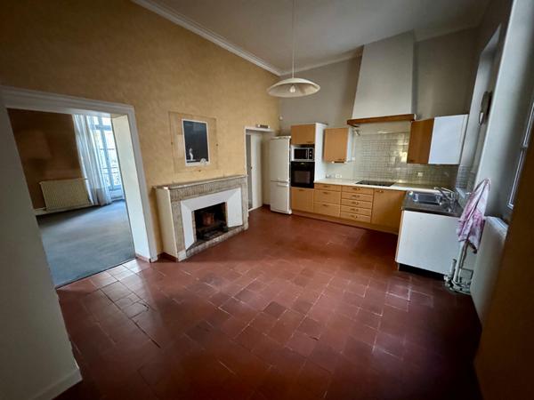 Appartement Nimes 5 pièce(s) 148.87 m2