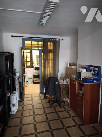 À VENDRE ? Maison avec grand hangar ? Emplacement stratégique ? Potentiel professionnel ou pers...