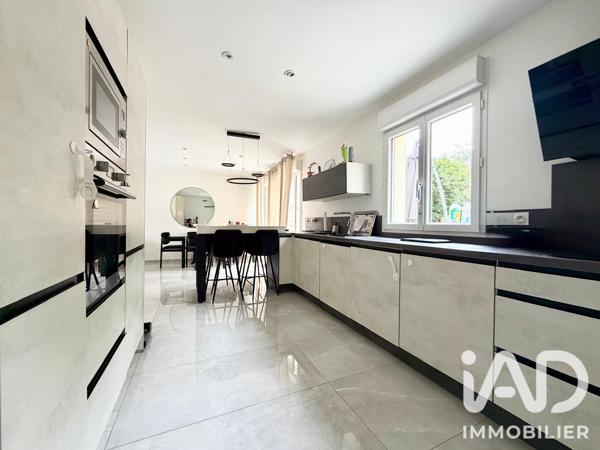 Maison à vendre 5 pièces 91,1 m² Ormesson-sur-Marne