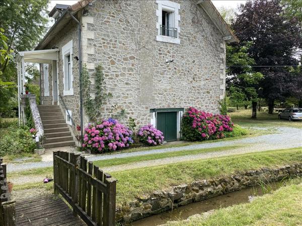 Maison à vendre |  Thiviers |  5 pièces | 117 m²