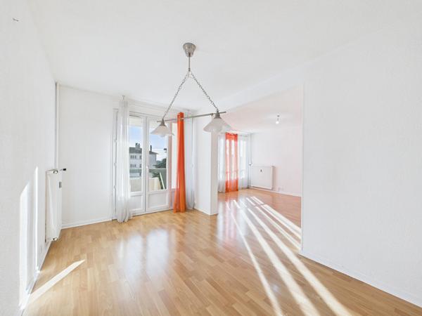 Appartement T5 avec garage et cave à Bourg Les Valence