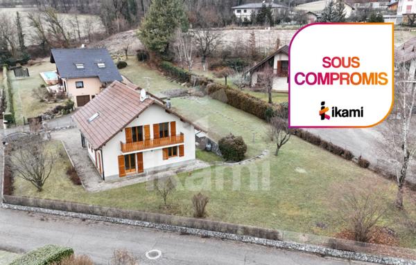 Maison familiale - quatre chambres et deux garages - Mercury