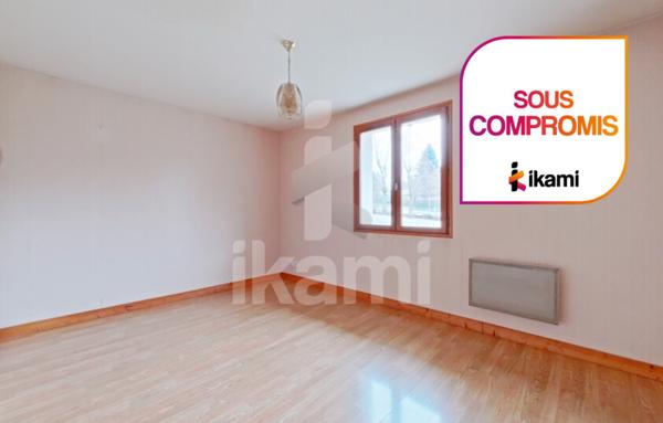 Maison familiale - quatre chambres et deux garages - Mercury