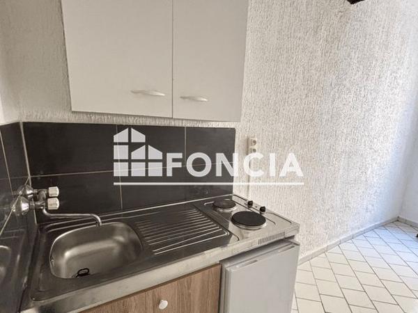 Location Studio 11.67 m² - 24 RUE HOCHE Ollioules 83190