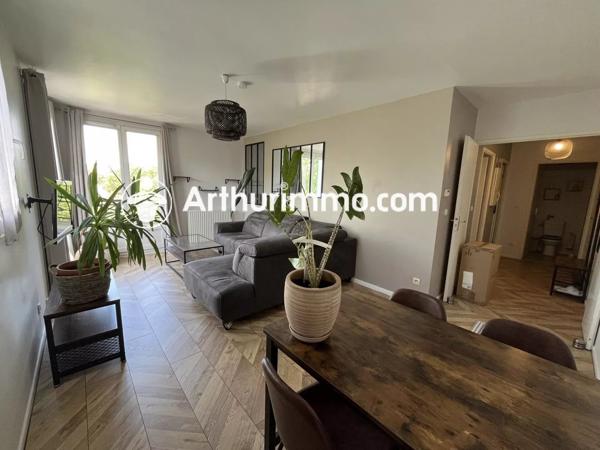 Location                                                      Appartement
                        
                     2 pièces                      50 m2                     à Savigny-le-Temple