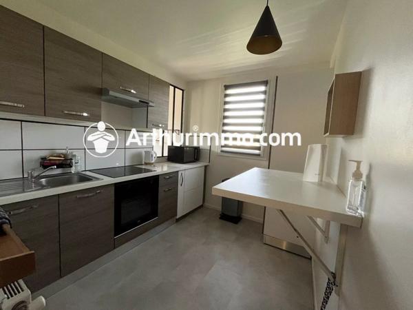 Location                                                      Appartement
                        
                     2 pièces                      50 m2                     à Savigny-le-Temple