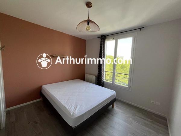 Location                                                      Appartement
                        
                     2 pièces                      50 m2                     à Savigny-le-Temple