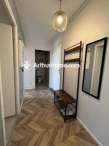 Location                                                      Appartement
                        
                     2 pièces                      50 m2                     à Savigny-le-Temple