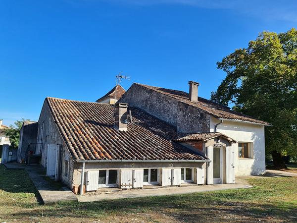 Demeure de caractère au coeur de Clairac avec joli parc arboré