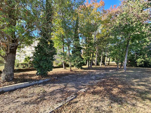 Demeure de caractère au coeur de Clairac avec joli parc arboré