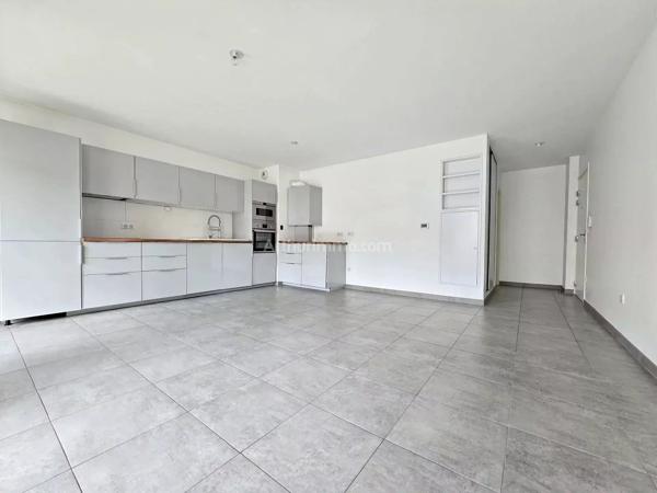 Vente                                                      Appartement
                        
                     3 pièces                      64 m2                     à Le Perreux-sur-Marne