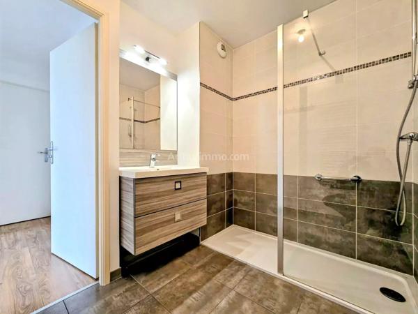 Vente                                                      Appartement
                        
                     3 pièces                      64 m2                     à Le Perreux-sur-Marne