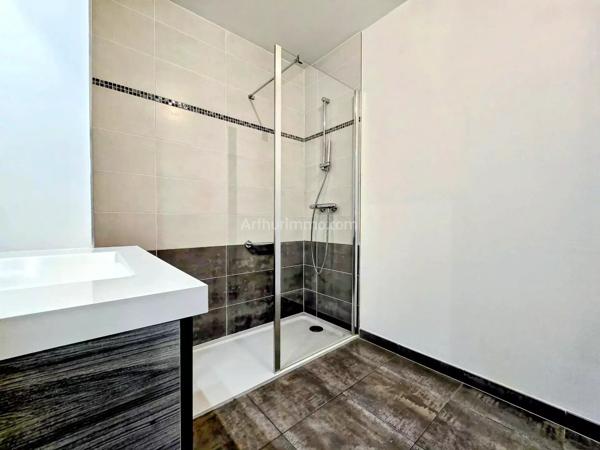Vente                                                      Appartement
                        
                     3 pièces                      64 m2                     à Le Perreux-sur-Marne