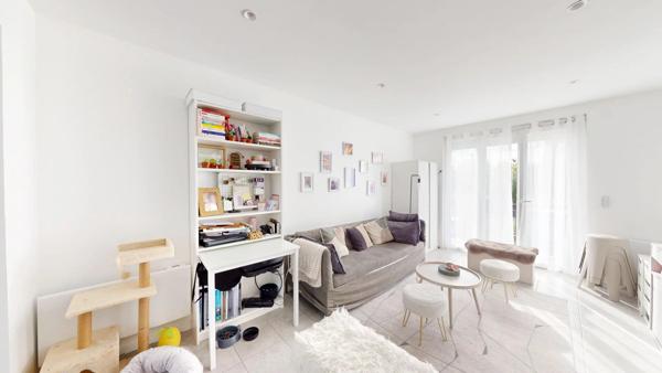 Vente                                                      Maison
                        
                     6 pièces                      107 m2                     à Pontault-Combault