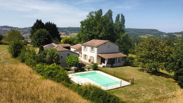 Maison de charme avec piscine a proximité du bourg médiéval de Penne d'Agenais