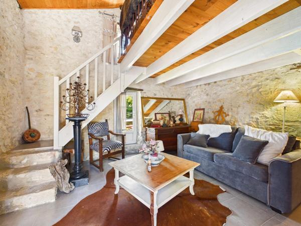 Maison de charme avec piscine a proximité du bourg médiéval de Penne d'Agenais