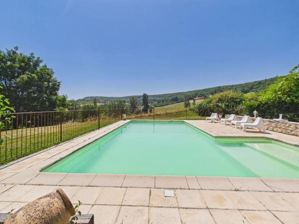 Maison de charme avec piscine a proximité du bourg médiéval de Penne d'Agenais