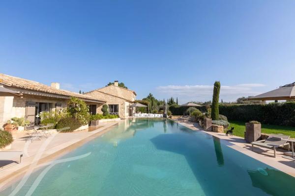 EXCLUSIVITE - ST REMY DE PROVENCE - MAISON AVEC VUE ALPILLES