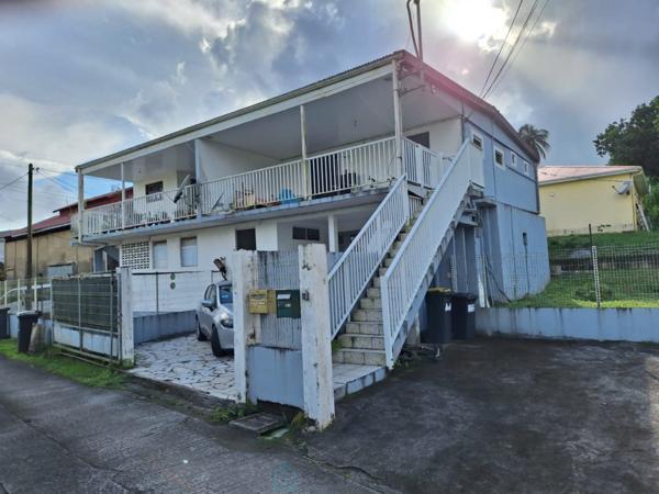 Immeuble de 4 appartements situé à SAINT-JOSEPH